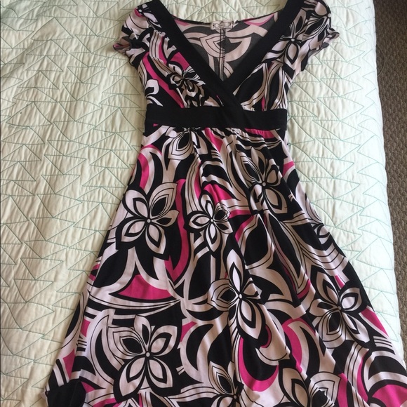 Simple and sweet dress 👗✨5 for $25 - Picture 1 of 5